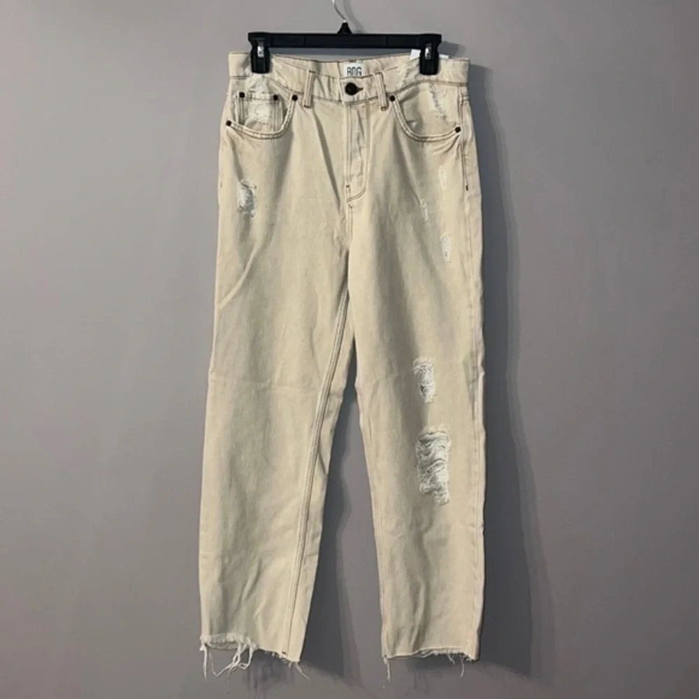 NWT BDG Urban outfitters ripped beige straight leg high waist jeans Pax W29 L32